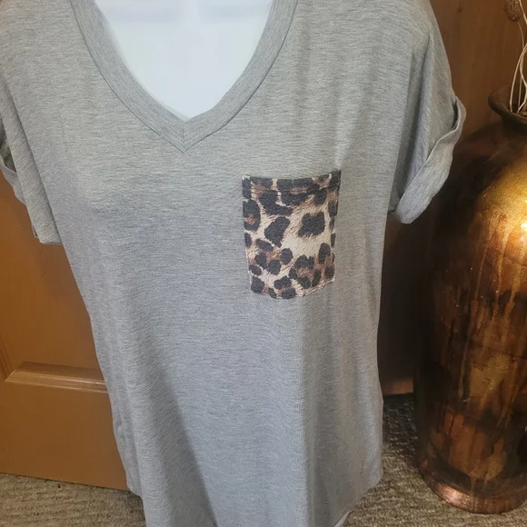 💜 New Grey V Neck Top - Picture 4 of 6